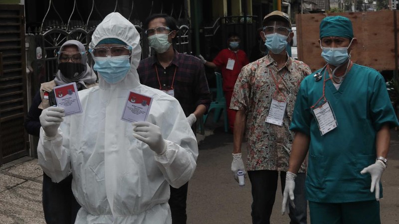 Petugas KPPS jemput Bola ke Pasien OTG Covid-19