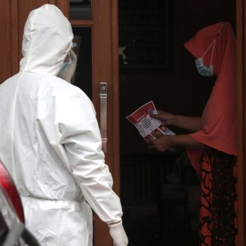 Jemput Bola, Pasien OTG Covid-19 Gunakan Hak Pilih