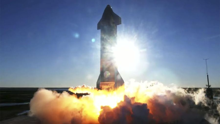 Roket SpaceX meledak saat mendarat usai uji terbang. (AP/Miguel Roberts)