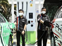 HUT 63, SPBU Listrik Komersial Pertama Pertamina Beroperasi