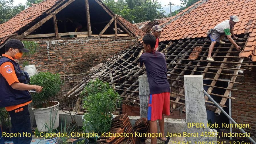 Dua puluh tiga rumah warga mengalami kerusakan akibat gempa dengan magnitudo 4,2, yang berpusat di darat 28 km barat daya Kabupaten Brebes, Provinsi Jawa Tengah. (Dok: BNPB)