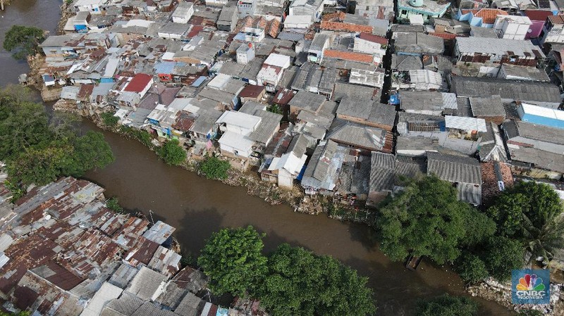 Ilustrasi sungai ciliwung. (CNBC Indonesia/Andrean Kristianto)
