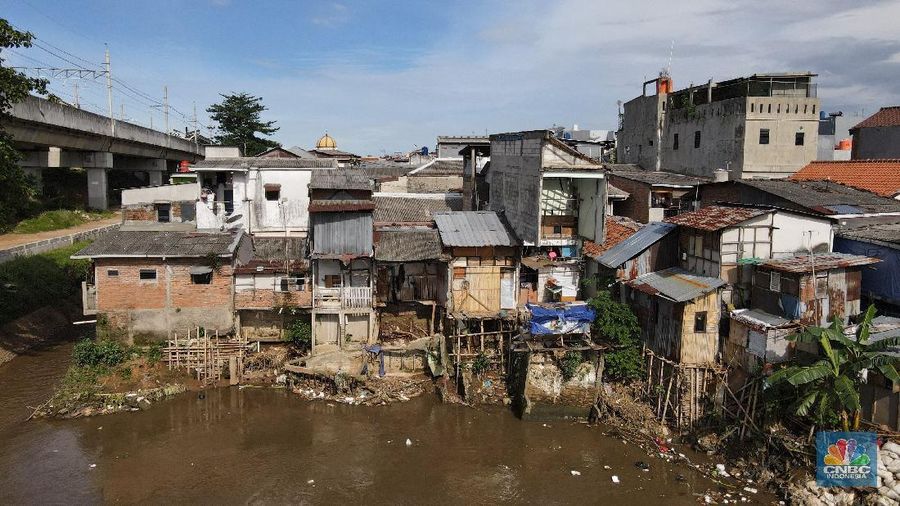 Ilustrasi sungai ciliwung. (CNBC Indonesia/Andrean Kristianto)