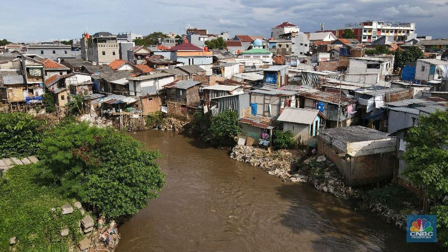 Ilustrasi sungai ciliwung. (CNBC Indonesia/Andrean Kristianto)