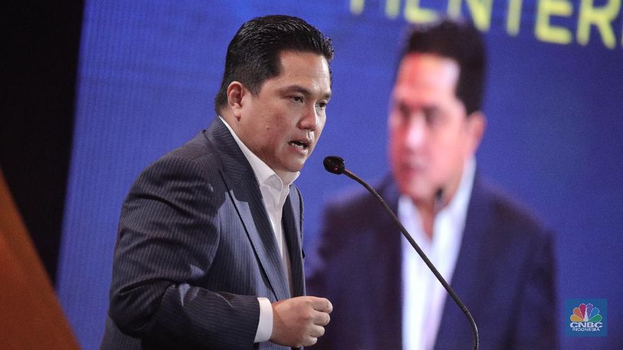 Menteri Badan Usaha Milik Negara RI (BUMN) Erick Thohir dalam acara CNBC Indonesia Award 2020 Indonesia dengan tema Menyongsong Bangkitnya Ekonomi Indonesia 2021. (CNBC