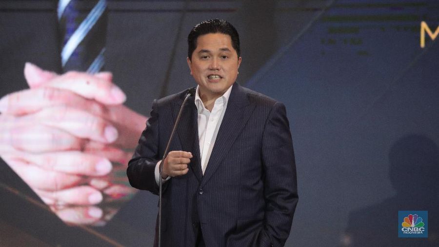 Menteri Badan Usaha Milik Negara RI (BUMN) Erick Thohir dalam acara CNBC Indonesia Award 2020 Indonesia dengan tema Menyongsong Bangkitnya Ekonomi Indonesia 2021. (CNBC