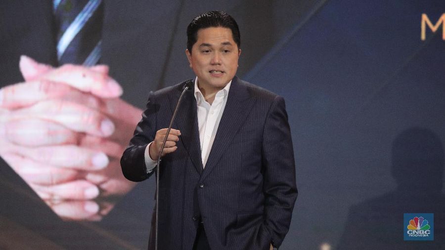 Menteri Badan Usaha Milik Negara RI (BUMN) Erick Thohir dalam acara CNBC Indonesia Award 2020 Indonesia dengan tema Menyongsong Bangkitnya Ekonomi Indonesia 2021. (CNBC