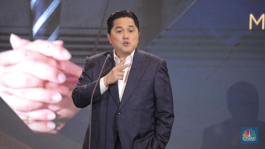 Menteri Badan Usaha Milik Negara RI (BUMN) Erick Thohir dalam acara CNBC Indonesia Award 2020 Indonesia dengan tema Menyongsong Bangkitnya Ekonomi Indonesia 2021. (CNBC