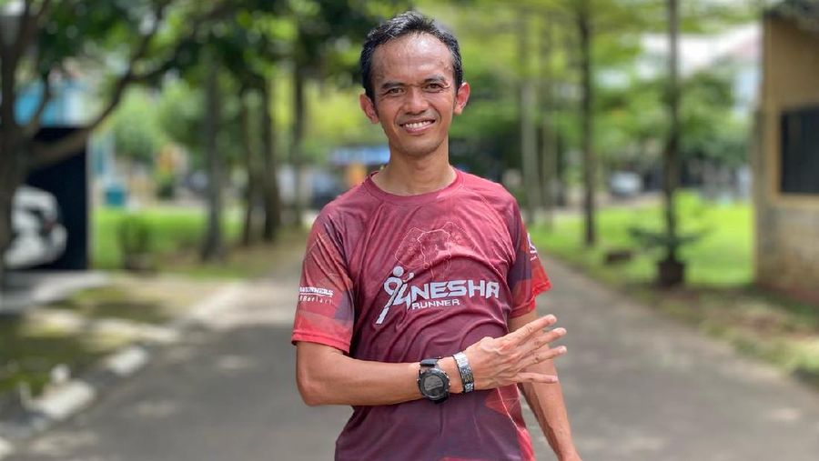 Ketua Pelaksana BNI-ITB Virtual Ultra Marathon Ahmad Shalahuddin Zulfa yang akrab disapa Danang berhasil menyelesaikan lari marathonnya sejauh 50 Km di Tangerang, Sabtu (12 Desember 2020).