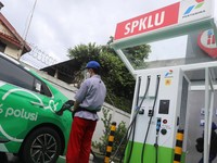 Direstui Luhut, BKS Siapkan Roadmap Mobil Listrik RI