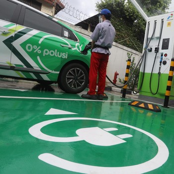Intip SPKLU Komersial Pertama Pertamina di Fatmawati