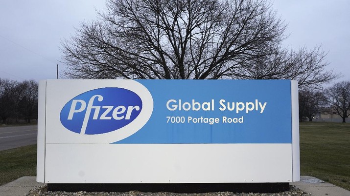 The Pfizer Global Supply Kalamazoo manufacturing plant is shown in Portage, Mich., Friday, Dec. 11, 2020. The U.S. gave the final go-ahead Friday to the nation’s first COVID-19 vaccine, marking what could be the beginning of the end of an outbreak that has killed nearly 300,000 Americans. (AP Photo/Paul Sancya)