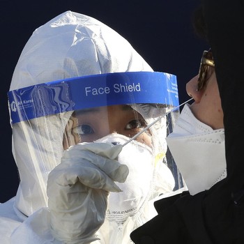 Corona Mengganas, Korsel Gratiskan Tes Covid-19 di Seoul