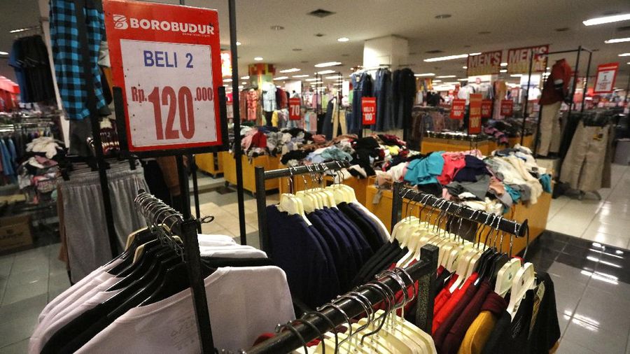 Suasana Borobudur Departmen Store, Ciledug Raya, Tangerang Selatan yang Sepi Pengunjung (CNBC Indonesia/Tri Susilo)