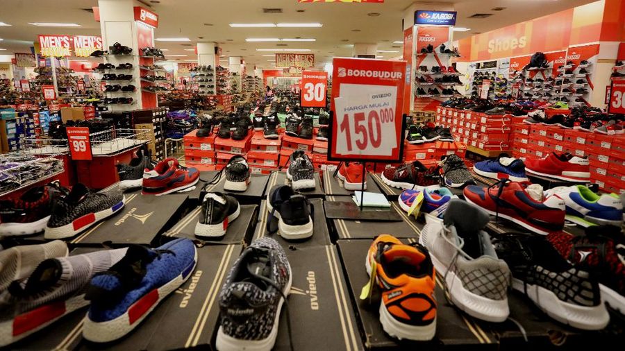 Suasana Borobudur Departmen Store, Ciledug Raya, Tangerang Selatan yang Sepi Pengunjung (CNBC Indonesia/Tri Susilo)