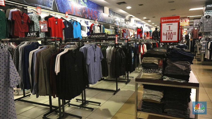 Suasana Borobudur Departmen Store, Ciledug Raya, Tangerang Selatan yang Sepi Pengunjung (CNBC Indonesia/Tri Susilo)