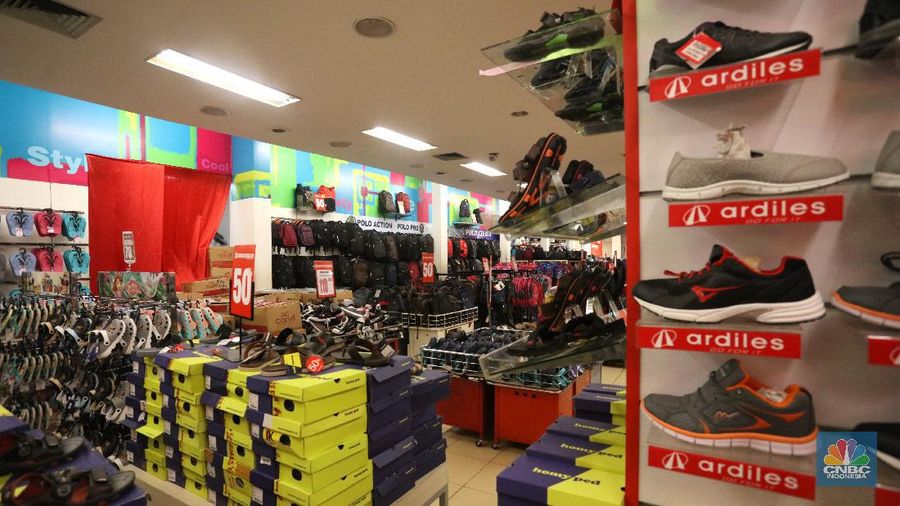 Suasana Borobudur Departmen Store, Ciledug Raya, Tangerang Selatan yang Sepi Pengunjung (CNBC Indonesia/Tri Susilo)
