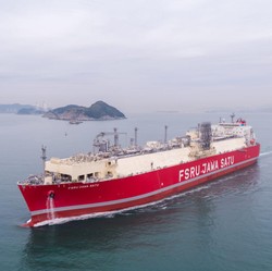 Uji Coba Kelar, Pertamina Gelar Penamaan Kapal FSRU Jawa Satu