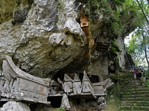 Menyusuri Kuburan Batu di Kete Kesu Tana Toraja