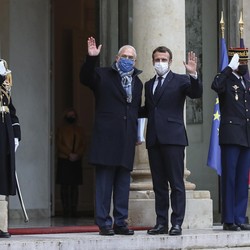 'Dear Tayyip', Macron Kirim Surat 'Cinta' ke Erdogan