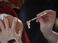 Simak Guys, Ini Efek Samping Vaksin Pfizer