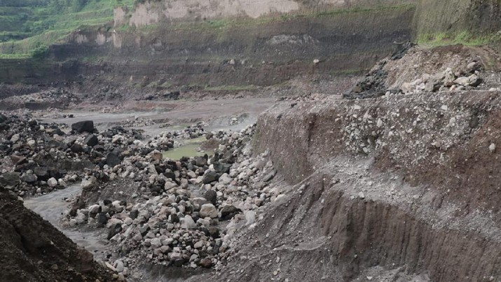 Kemenko Marves tinjau ke tambang pasir ilegal di pasuruan, jawa timur. Doc: kemenko marves. Kemenko Marves tinjau ke tambang pasir ilegal di pasuruan, jawa timur. Doc: kemenko marves.