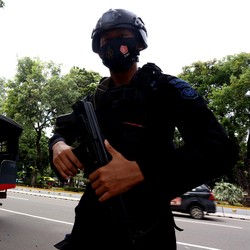Pandemi di Jakarta Tinggi, Polisi Bubarkan Aksi Massa 1812
