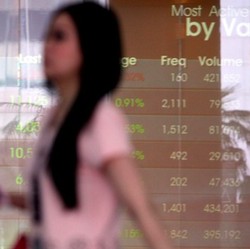Sempat Sentuh 5.900, IHSG Ditutup Melesat 1,2% di Sesi 1