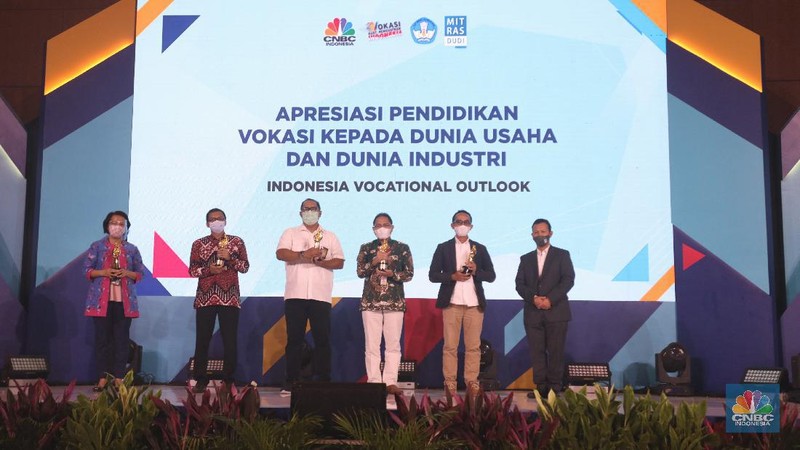 Strategi Dorong ‘Kawin Massal’ Pendidikan Vokasi & Dudi (CNBC Indonesia TV)