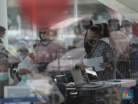 Kacau, Penampakan Orang Menyemut di Soetta Saat Tes Covid