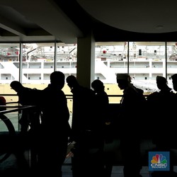 Intip Antrean Penumpang Kapal di Tanjung Priok Jelang Nataru