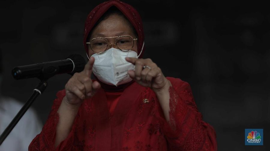 Menteri Sosial, Tri Rismaharini (CNBC Indonesia/ Muhammad Sabki)