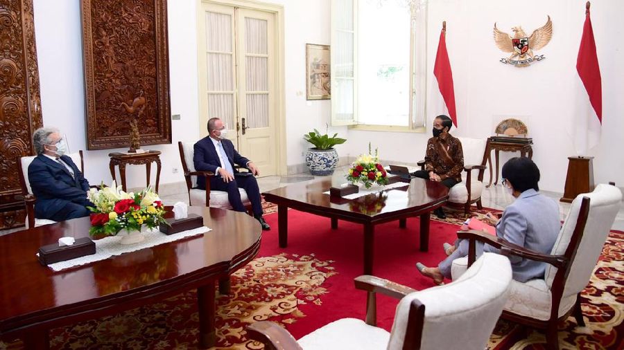 Presiden Joko Widodo bertemu Menteri Luar Negeri Turki Mevlut Cavusoglu (Tangkapan Layar Twitter @MevlutCavusoglu)