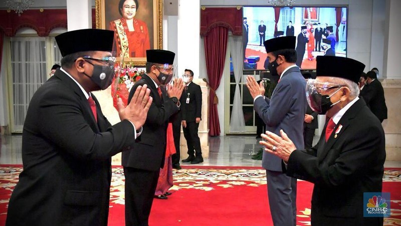 Presiden Joko Widodo (Jokowi) melantik menteri-wamen 2019-2024 baru Kabinet Indonesia Maju di Istana Kepresidenan, Jakarta, Rabu (23/12/2020). (Biro Pers Sekretariat Presiden/Laily Rachev)