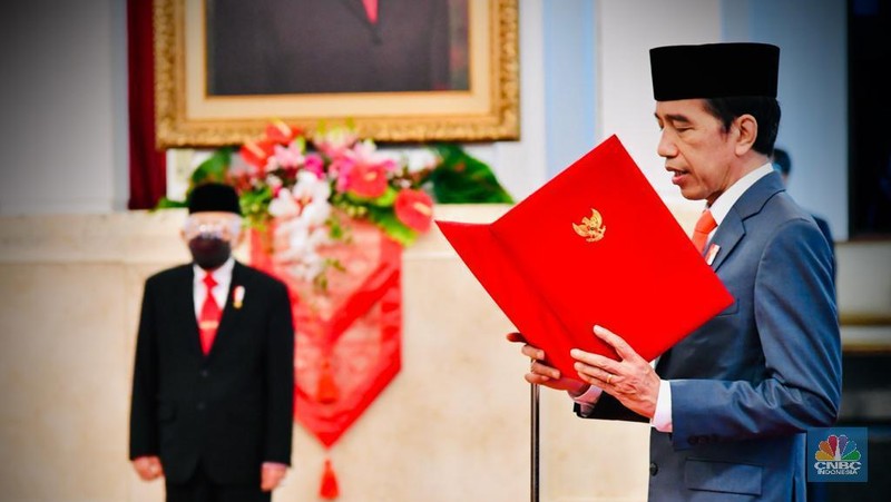 Presiden Joko Widodo (Jokowi) melantik menteri-wamen 2019-2024 baru Kabinet Indonesia Maju di Istana Kepresidenan, Jakarta, Rabu (23/12/2020). (Biro Pers Sekretariat Presiden/Laily Rachev)