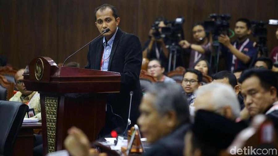 Prof Edward Omar Sharif Hiariej (Grandyos Zafna/detikcom)