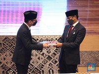 Intip Momen Akrab Wishnutama dan Sandiaga Uno Saat Sertijab