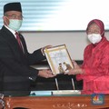 Kontroversi Risma: Rangkap Jabatan Menteri-Walkot, Langgar UU