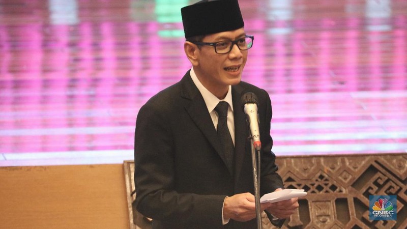Upacara serah terima jabatan Menteri Pariwisata ke Menteri Pariwisata dan Ekonomi Kreatif dari Wishnutama ke  Sandiaga Uno. (CNBC Indonesia/Tri Susilo)