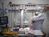 ICU Penuh Pasien Covid-19, Ini Saran dari Guru Besar FK UI