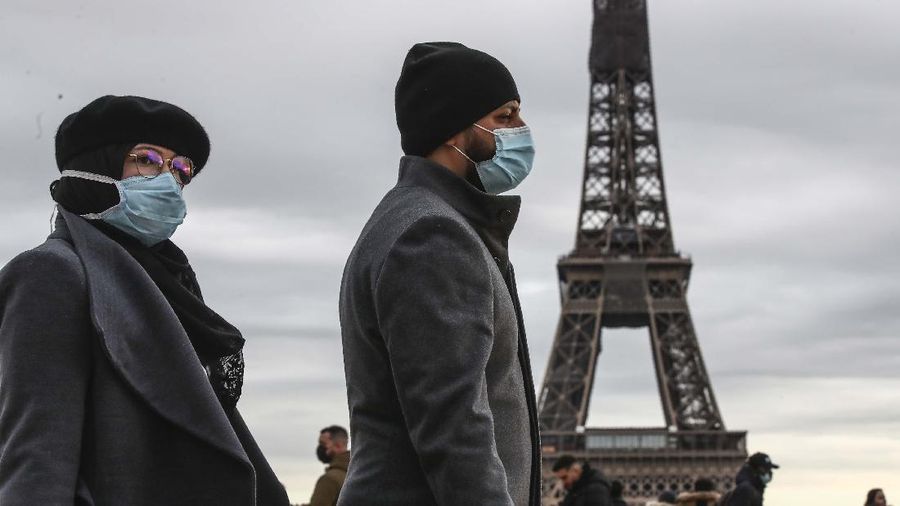 Prancis tidak menutup kemungkinan memberlakukan lockdown nasional ketiga jika angka kasus covid-19 terus meningkat. (AP/Bob Edme)