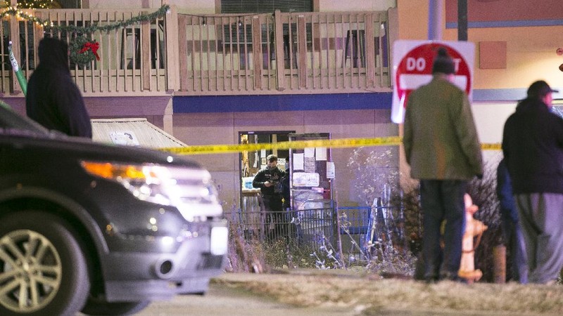 Sebanyak tiga orang tewas dan tiga lainnya terluka dalam penembakan yang menargetkan ke sebuah arena boling di Illinois, AS. (AP/Scott P. Yates)