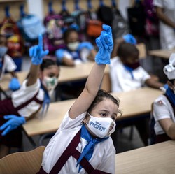 Covid Menggila Lagi? Amerika Kembali Pakai Masker