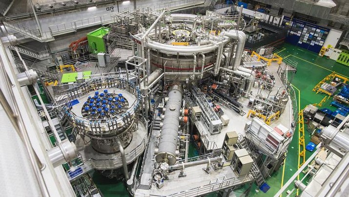 Penelitian Tingkat Lanjut Tokamak Superkonduktor Korea (KSTAR) Penelitian Tingkat Lanjut Tokamak Superkonduktor Korea (KSTAR)