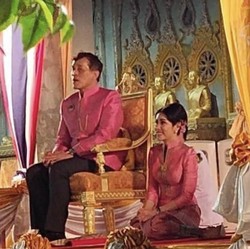 Mesra, Istana Thailand Rilis Foto Baru Raja & Selir Sineenat