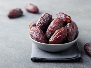 5 Manfaat Konsumsi Buah Kurma Secara Rutin
