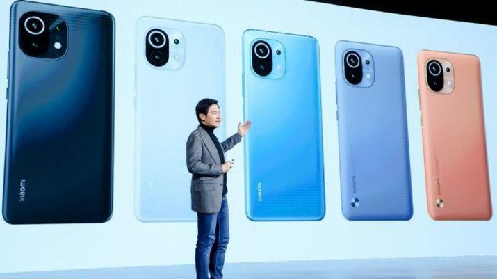 CEO Xiaomi, Lei Jun, memperkenalkan Mi 11 pada Senin (28/12/2020) di Beijing, Tiongkok. [Dok Xiaomi]