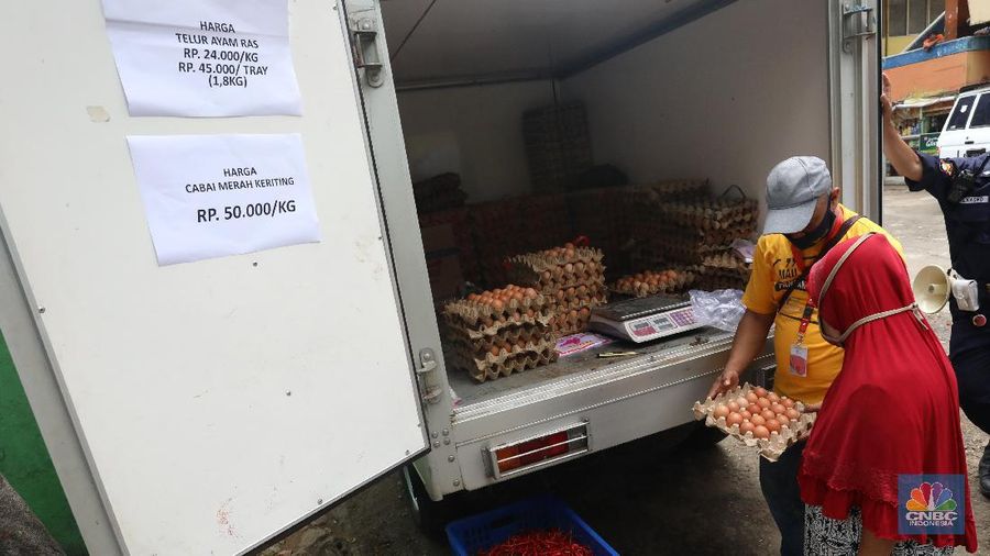 Operasi pangan murah di pasar. (CNBC Indonesia/Andrean Kristianto)