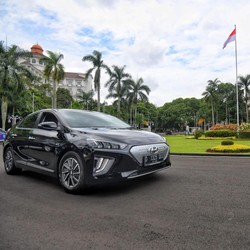 Harga Mobil Listrik RI Diramal Bisa Turun ke Rp 200 Juta lho