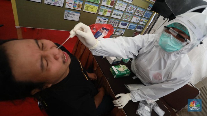 Rapid Test Antigen (CNBC Indonesia/ Andrean Kristianto) Rapid Test Antigen (CNBC Indonesia/ Andrean Kristianto)